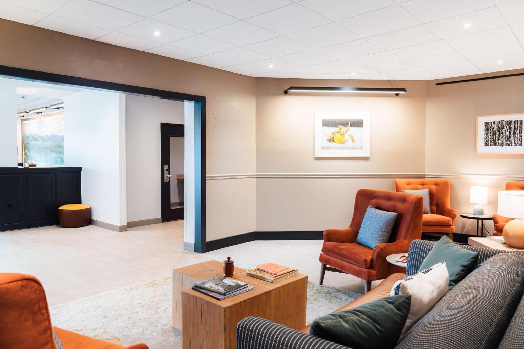 Hotel Downstreet, Ascend Hotel Collection Норт Адамс Екстериор снимка